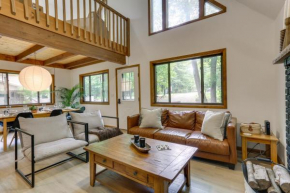 Lake Ariel Vacation Rental Screened Porch and Grill